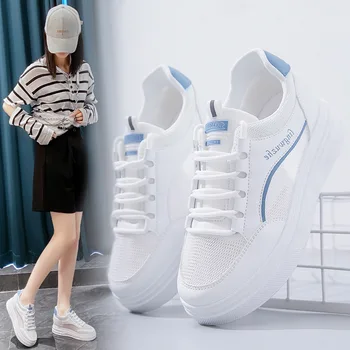Летние женские спортивные маленькие белые туфли из плотной сетки на толстой подошве 2022 г.