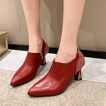 Женская модная обувь с квадратным носком, женские осенне-зимние туфли на высоком каблуке 2023 года, новые женские туфли с острым носком и толстым каблуком по щиколотку